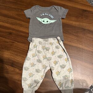 Baby boy baby yoda Star Wars onesie and pants set